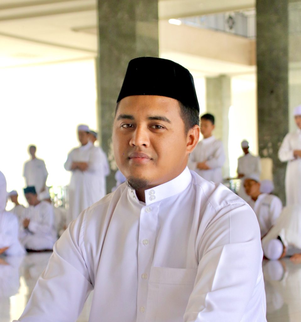 Sopian Adinata, S.H, S.Pd